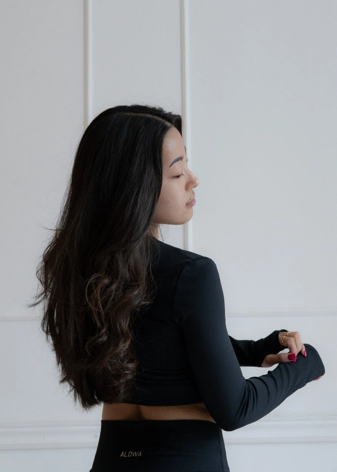 Ema Shrug Black