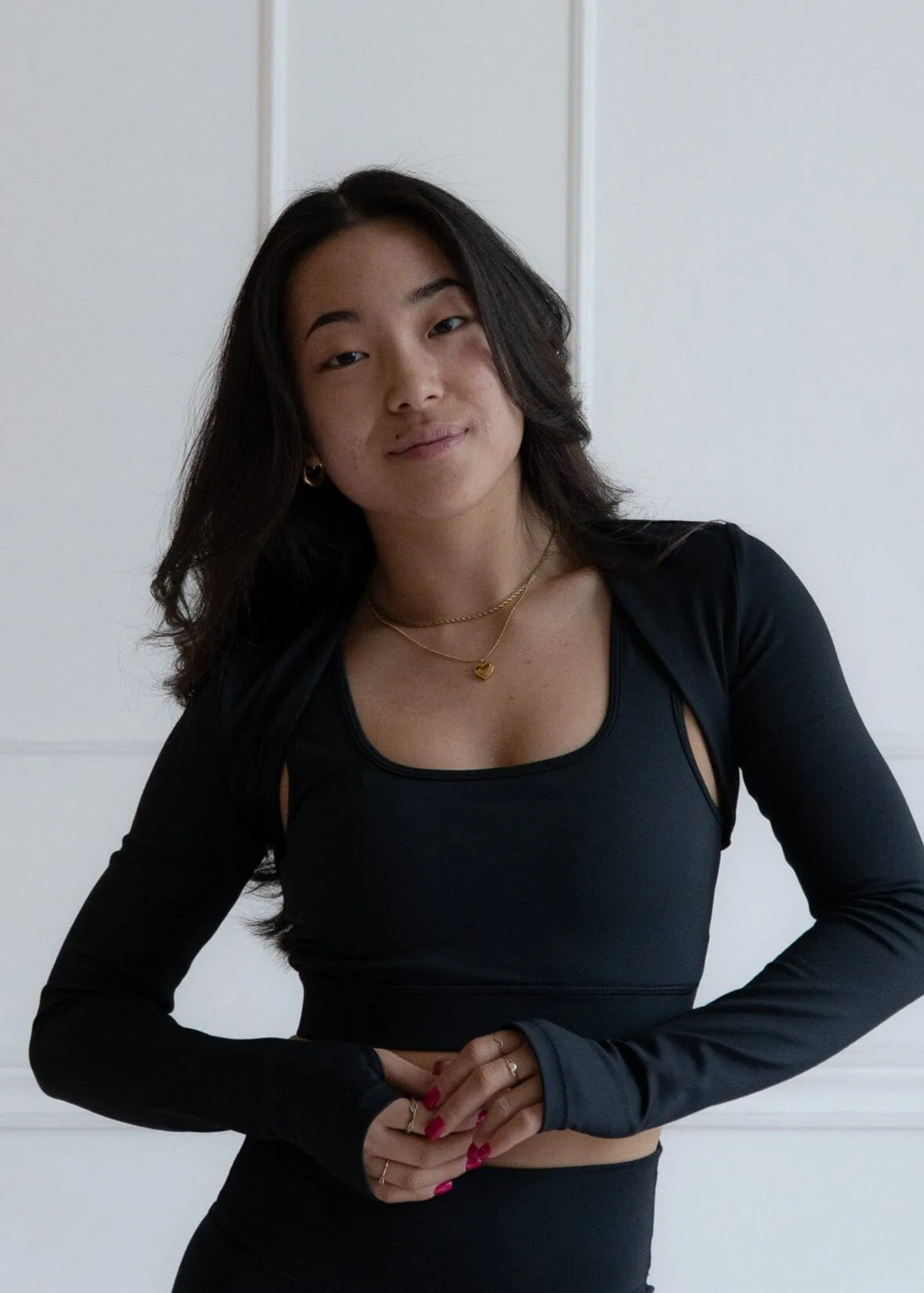 Ema Shrug Black